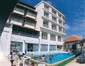 Le Crillon Hotel Brummana Ngoại thất bức ảnh