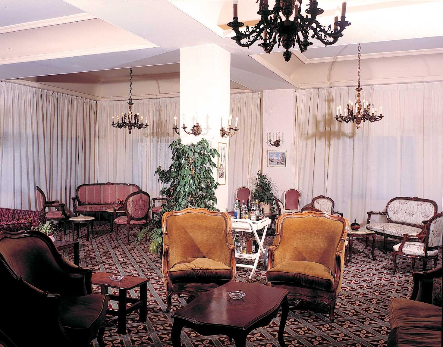 Le Crillon Hotel Brummana Ngoại thất bức ảnh