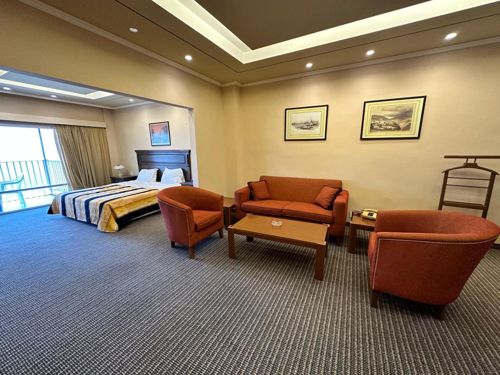 Le Crillon Hotel Brummana Ngoại thất bức ảnh