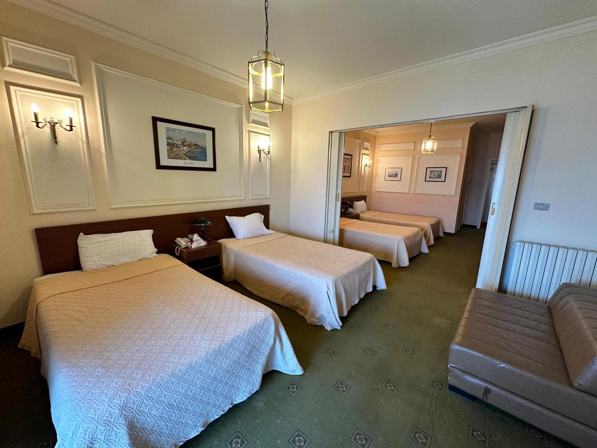 Le Crillon Hotel Brummana Ngoại thất bức ảnh