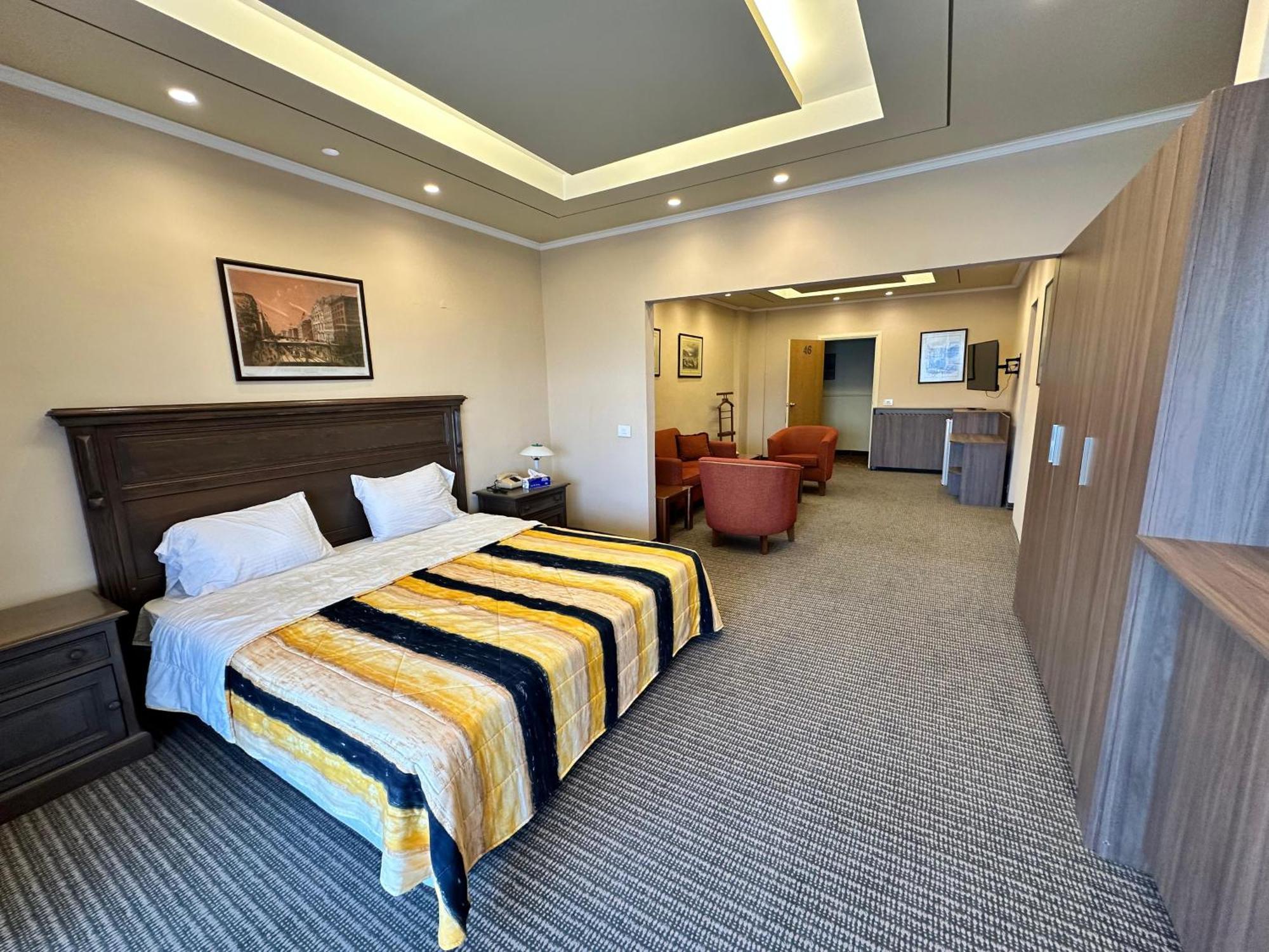 Le Crillon Hotel Brummana Ngoại thất bức ảnh