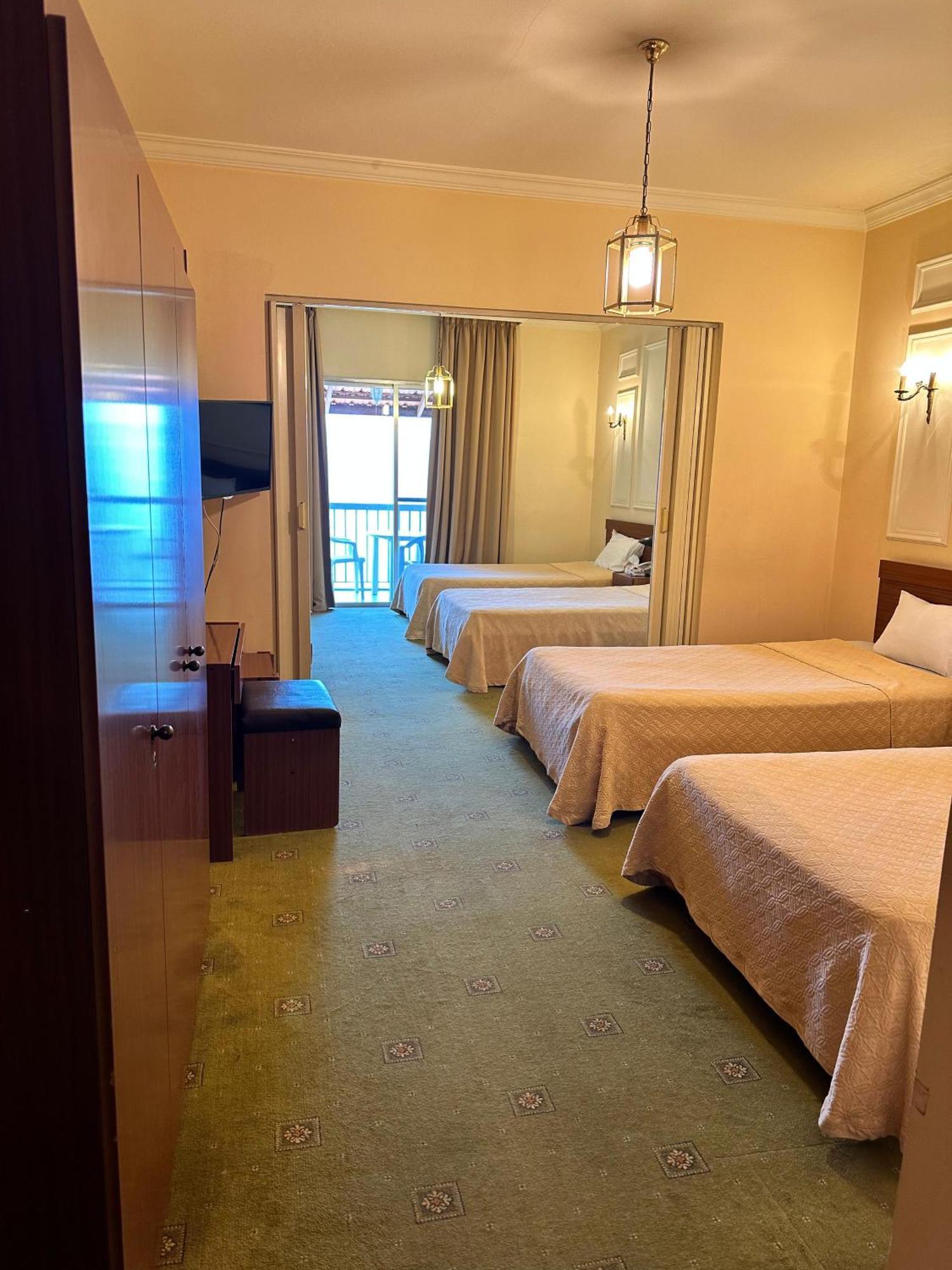 Le Crillon Hotel Brummana Ngoại thất bức ảnh