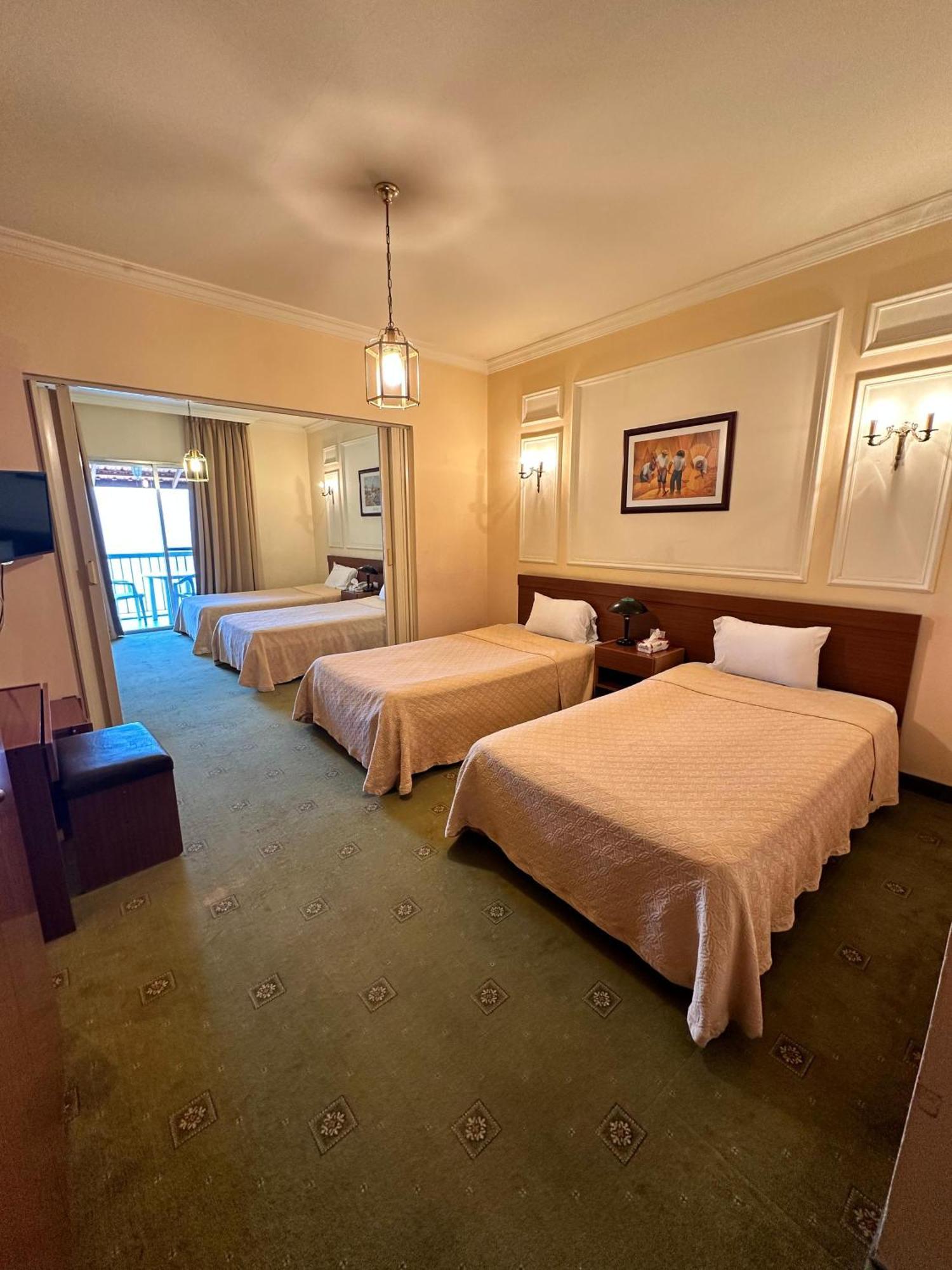 Le Crillon Hotel Brummana Ngoại thất bức ảnh